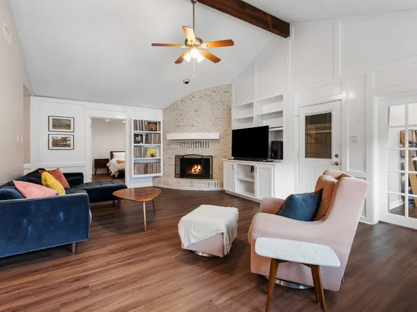 2907 Broadmoor Dr, Bryan, TX 77802