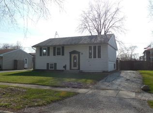 3424 Sally Dr, Steger, IL