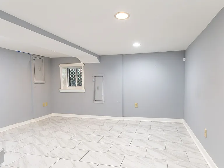 742 Harvard St NW — Photo 26