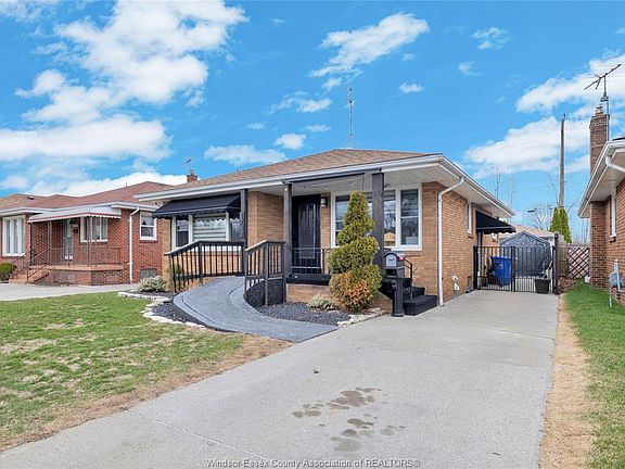 3rd image of 1742 Chandler Rd