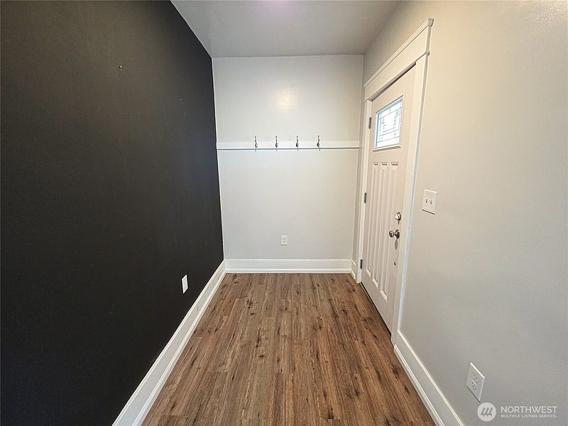 4th image of 1002 Tecumseh Street