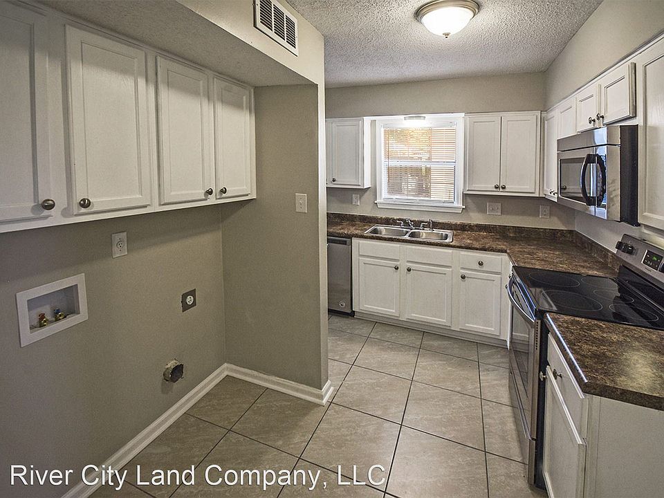 1st image of 1353 Royal Oaks Cv