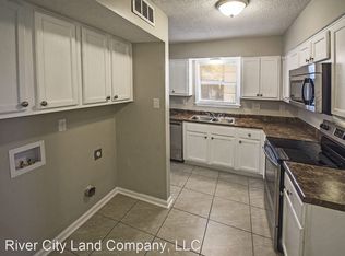 1353 Royal Oaks Cv, Memphis, TN 38116