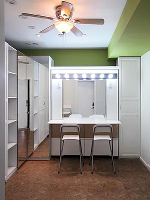 Sold by R New York | media 6