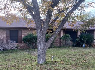 424 W Nicholson St, Del Rio, TX 78840