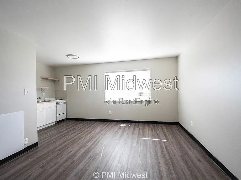 Glenstone Apartments — Photo 9