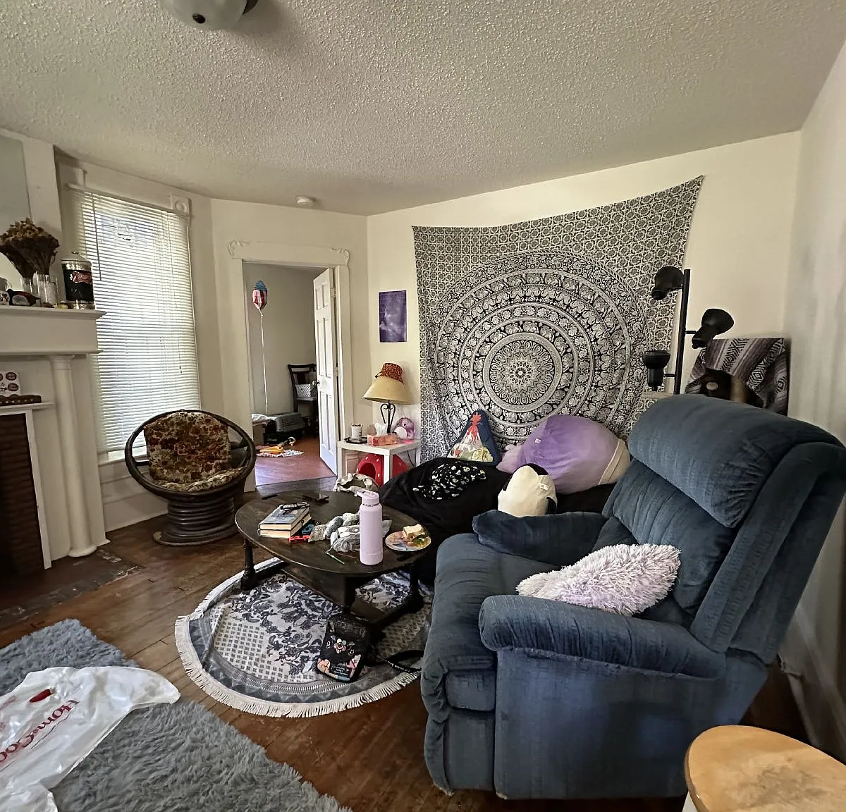 4 bed, 1.0 bath, 1258 sqft, $450 — Photo 3
