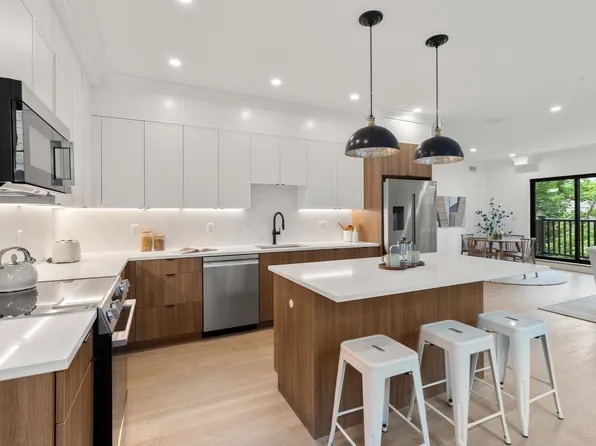 228 Washington St #4, Brighton, MA 02135