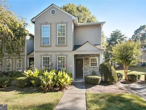 204 Masons Creek Cir, Sandy Springs, GA 30350