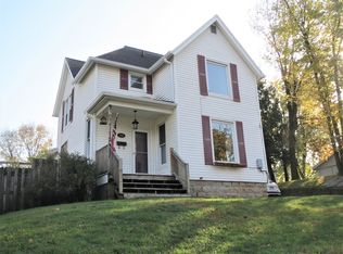 510 E 3rd St, Dixon, IL 61021