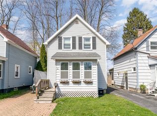 11 Apple St, East Rochester, NY 14445