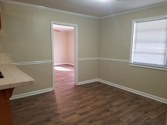 4th image of 212 N 30th St