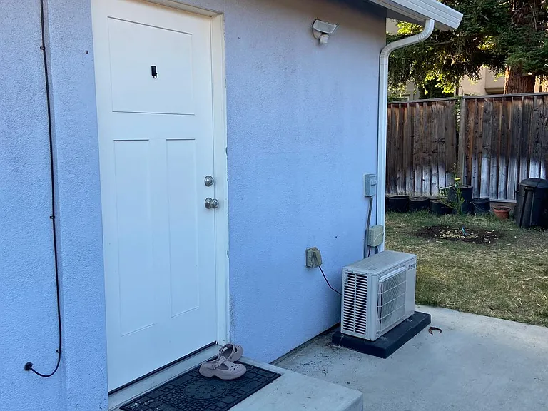 4155 Woodcrest Dr — Photo 2