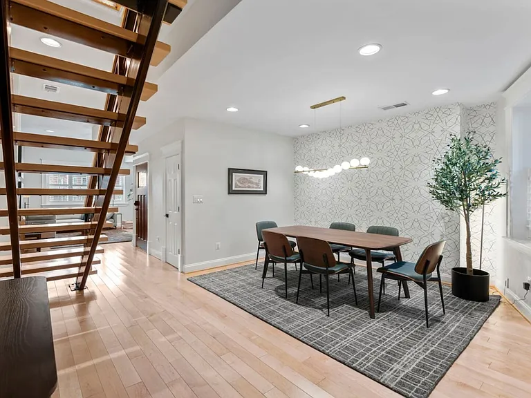 Florida Ave NW — Photo 9