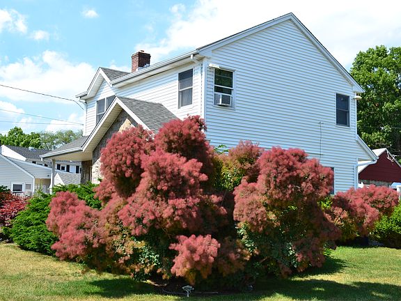 3rd image of 7 Garden Ave