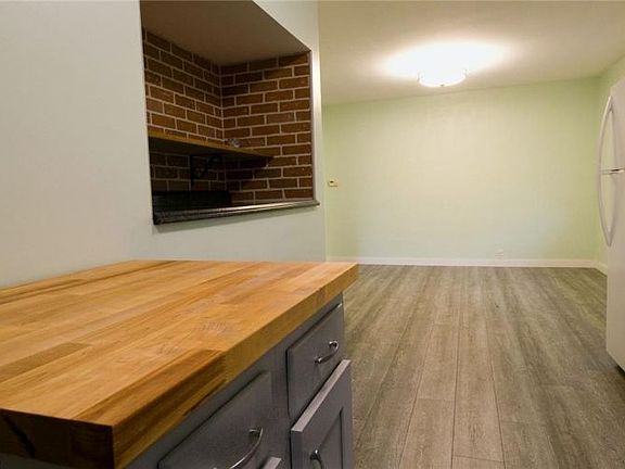 5th image of 49231 Purinton Ave