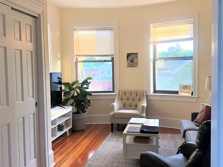 9 Seaverns Ave #3F — Photo 4