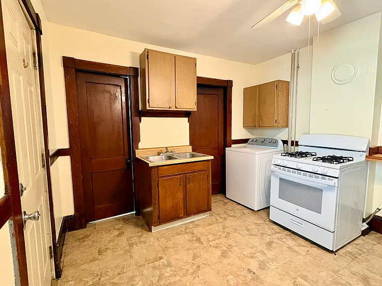 22 Canal St #1L — Photo 11