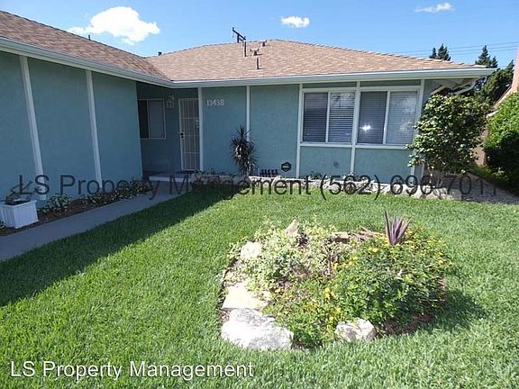 2nd image of 13438 Reis St