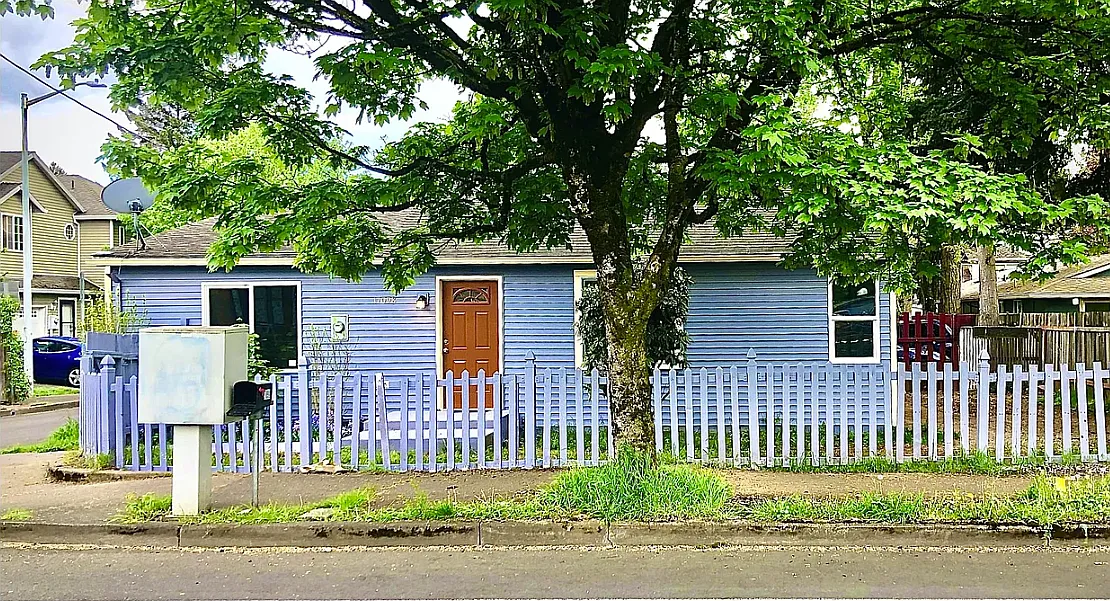 3 bed, 1040 sqft, $2,100 — Photo 1