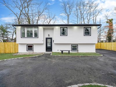 1 W Oak Street, Islip, NY, 11751