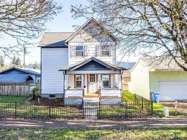 136 SW 3rd Avenue, Castle Rock, WA 98611