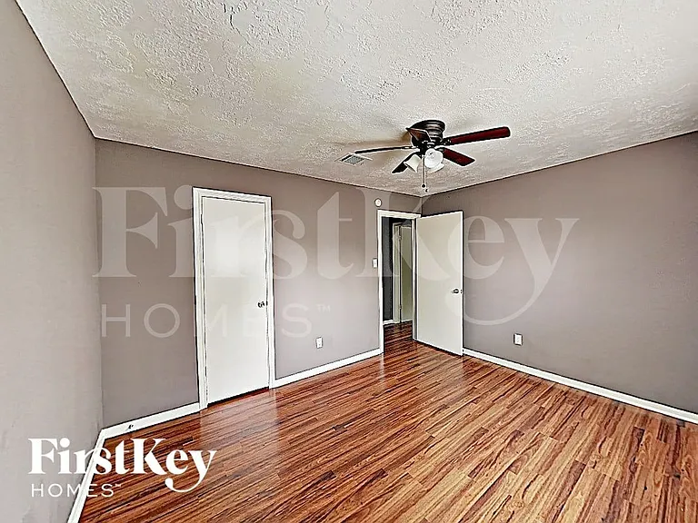 10122 Woodhollow Dr — Photo 12