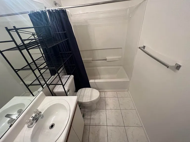 1411 Collegiate Cir #103 — Photo 16