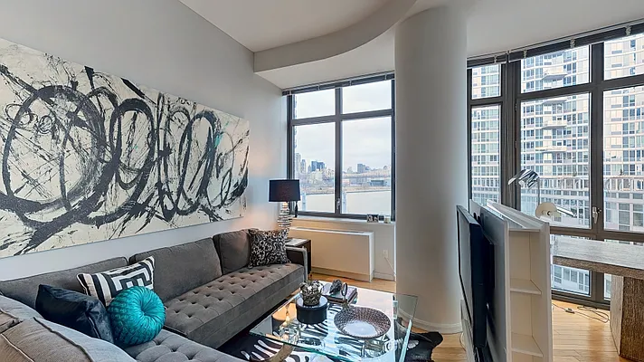 Rented by Charney Real Estate LLC | media 2