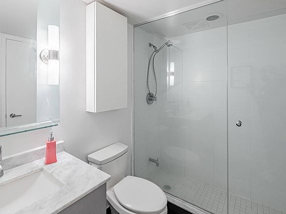 4th image of 320 Richmond St E Unit 1103