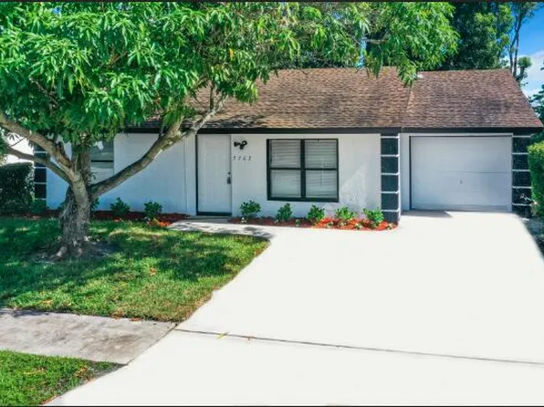5763 Ellis Hollow Road E, Lake Worth, FL 33463