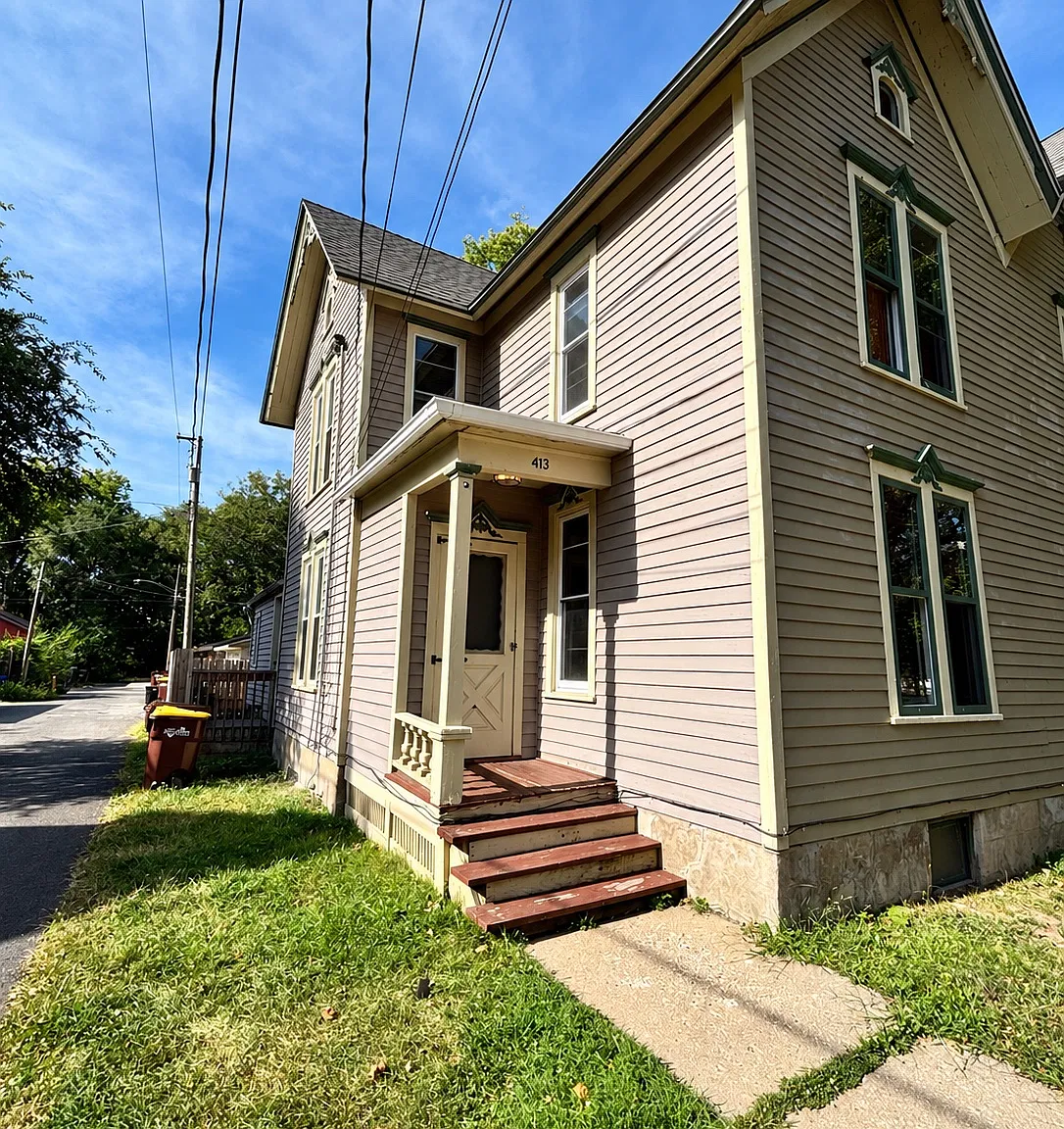 3 bed, 1250 sqft, $1,700 — Photo 1