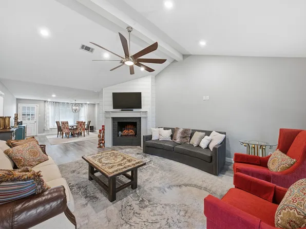 111 Havenwood Dr, Enchanted Oaks, TX 75156