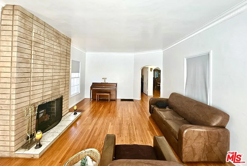 3 bed, 2.0 bath, 1749 sqft, $4,500 — Photo 4