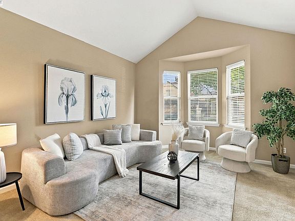 4th image of 692 W Refinado Way