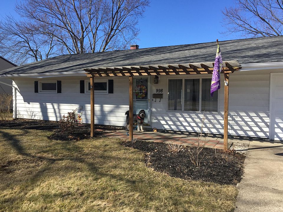 1st image of 998 Eastlake Dr