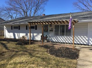 998 Eastlake Dr, Eastlake, OH 44095