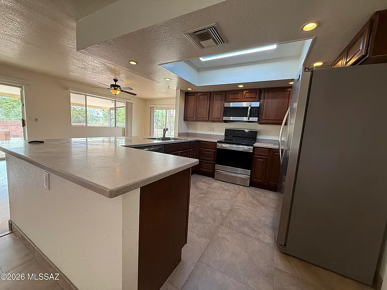 625 N Brown Ave — Photo 6