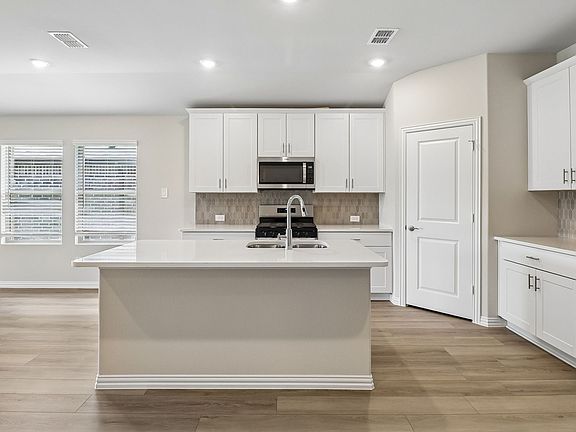 3rd image of 713 Stirling Way