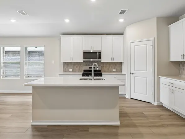 2505 Nicole Dr, Denton, TX 76208