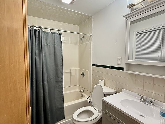 4th image of 241 Wood St #2