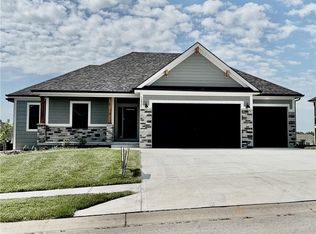 12735 N Champanel Way, Platte City, MO 64079