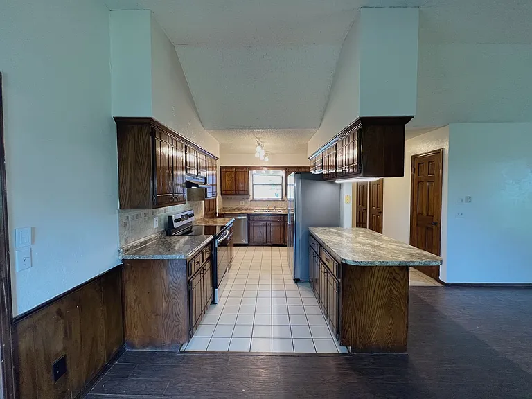 112 N Grand Fork Dr — Photo 7
