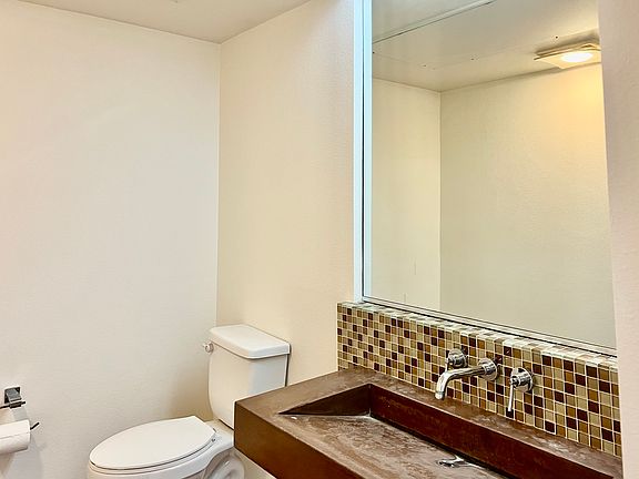 3rd image of 5420 W Harold Way #302