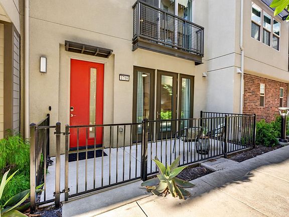 4th image of 1718 Hazelnut Ln