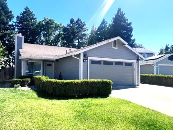 202 Catalpa Ln, Vacaville, CA 95687