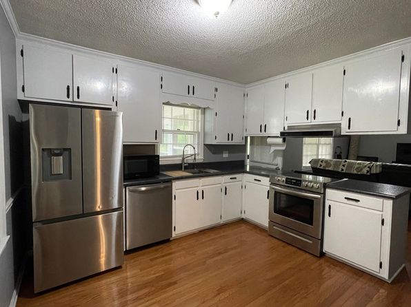 6111 James Dr, Albany, GA 31705