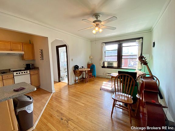 4th image of 748 W Webster Ave #319