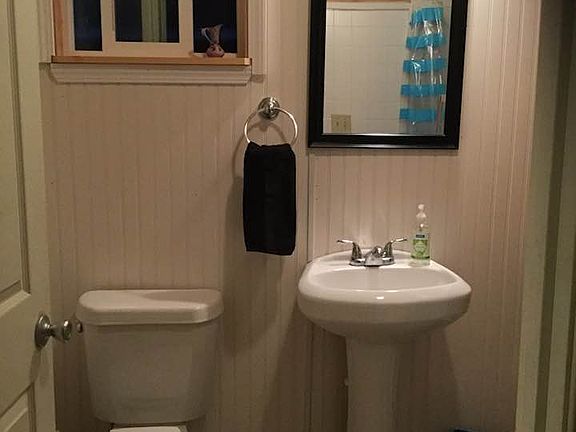 5th image of 107 S Holly St #1