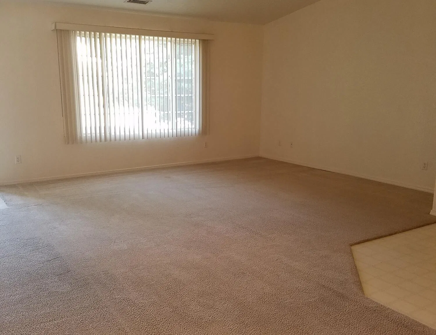 2 bed, 2.0 bath, 1968 sqft, $1,450 — Photo 2